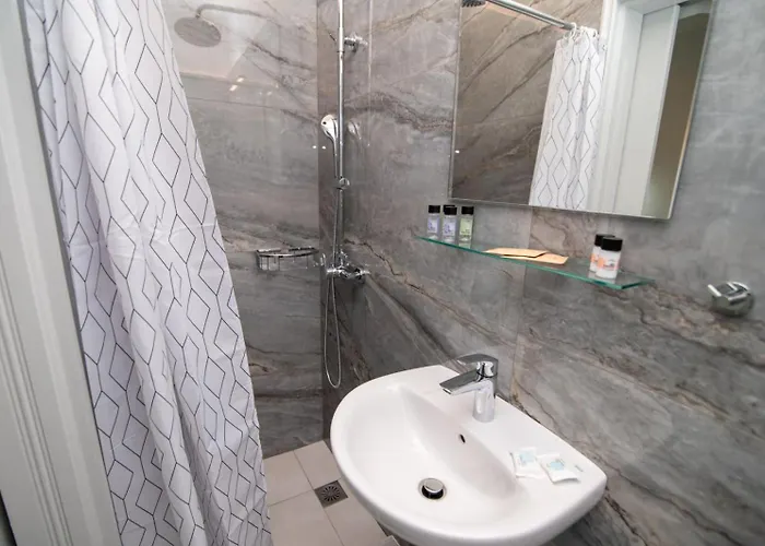 Thines - C * Kéfalos